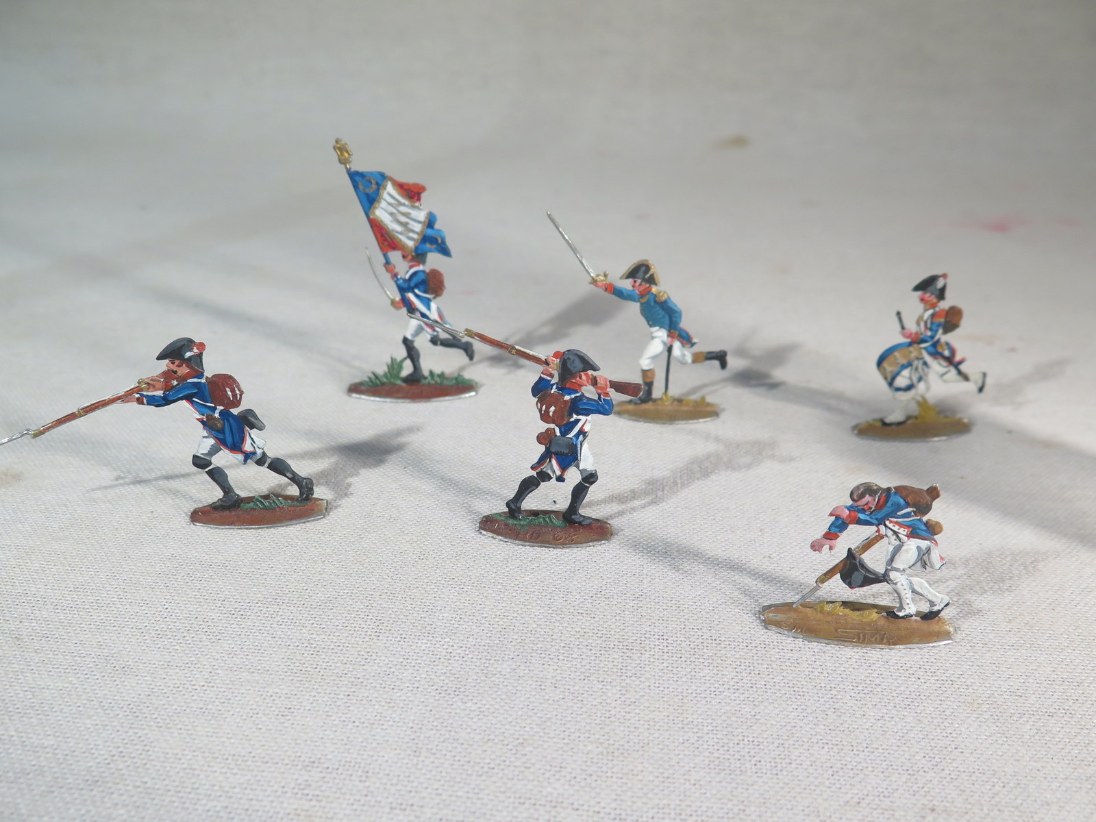 ANCIENNE SUITE DE 6 SOLDATS PLATS D'ETAIN POLYCHROME PORTE ...